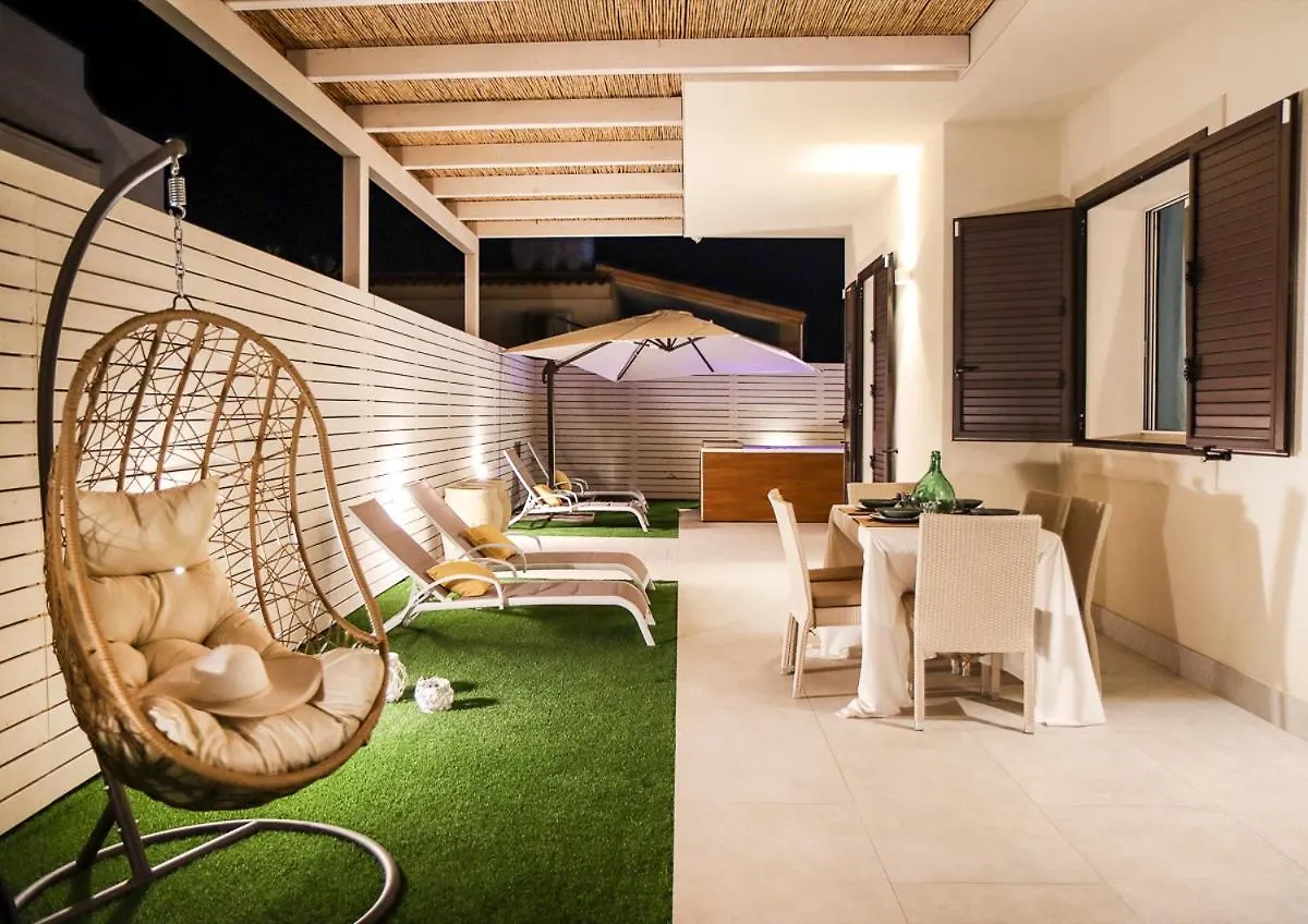 Villa Teresann Con Jacuzzi Riscaldata Santa Maria Del Focallo Italy