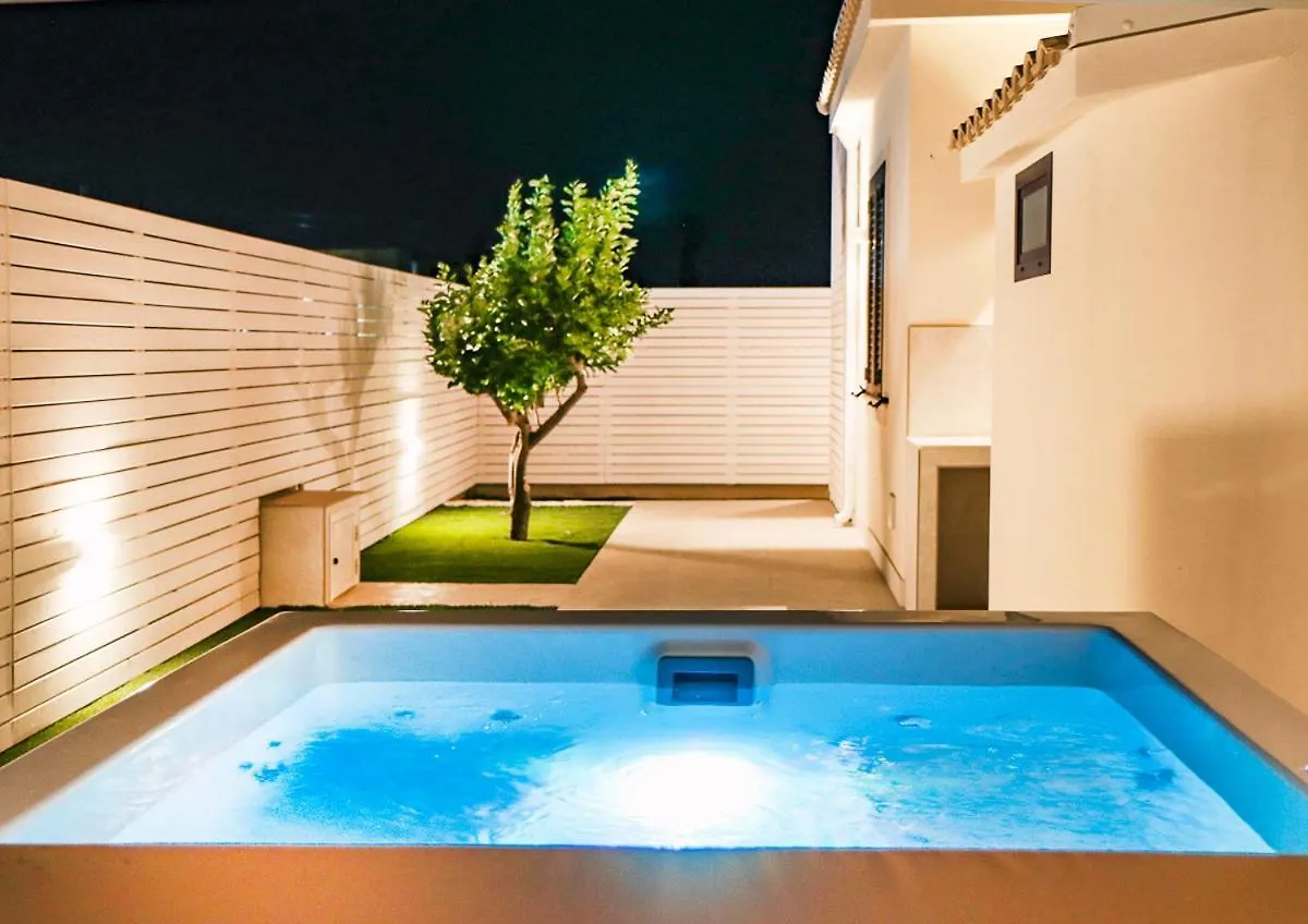 Villa Teresann Con Jacuzzi Riscaldata Santa Maria Del Focallo Italy
