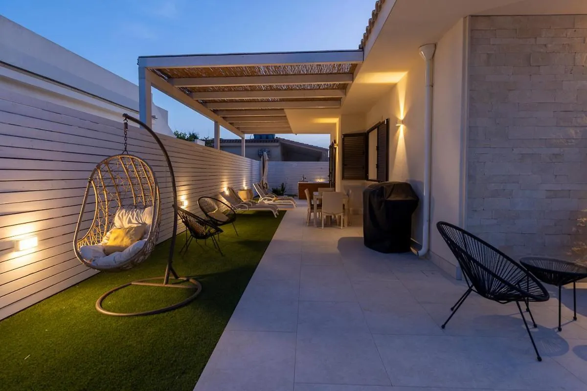 Villa Teresann Con Jacuzzi Riscaldata Santa Maria Del Focallo 0*,