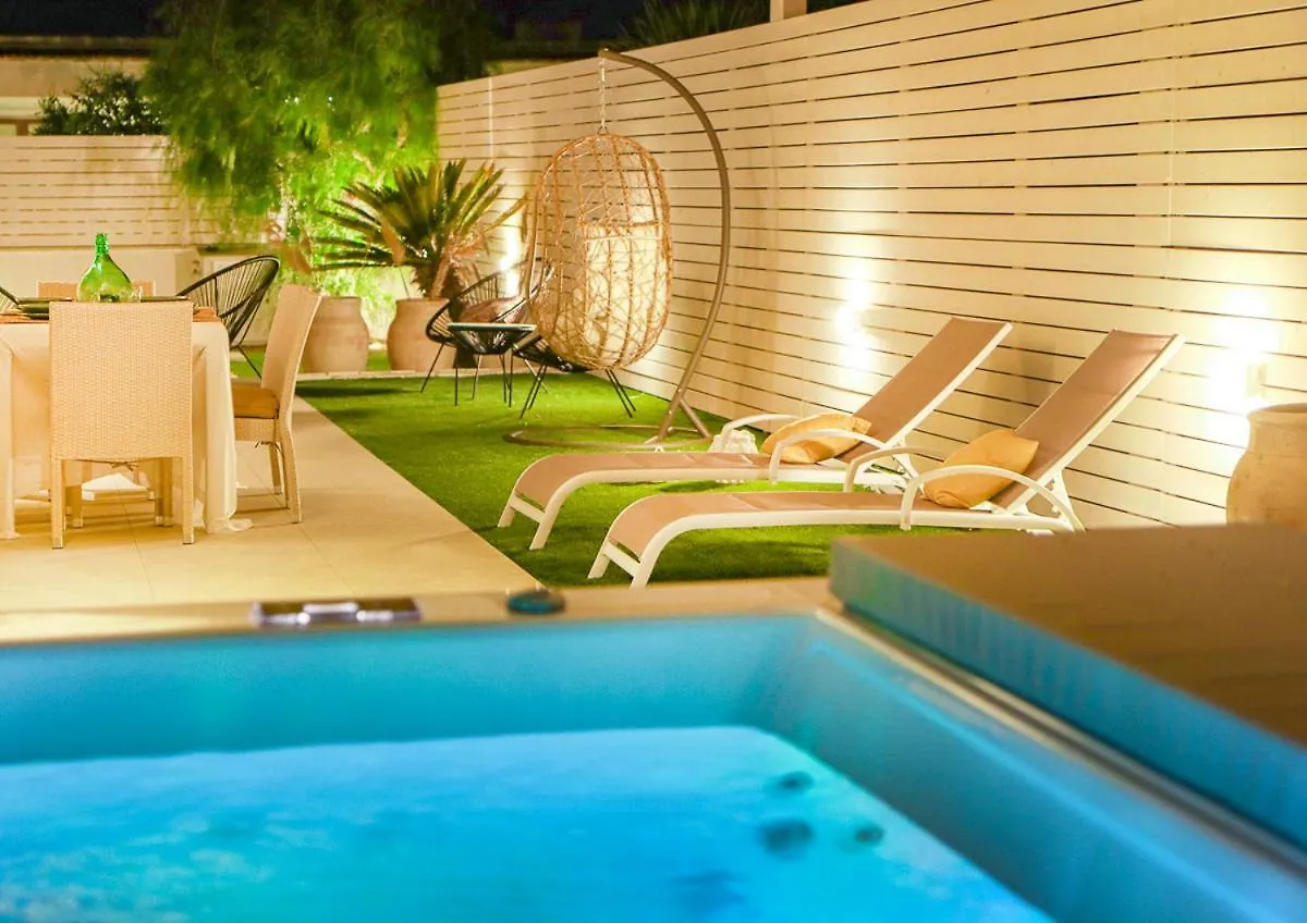 Villa Teresann Con Jacuzzi Riscaldata Santa Maria Del Focallo