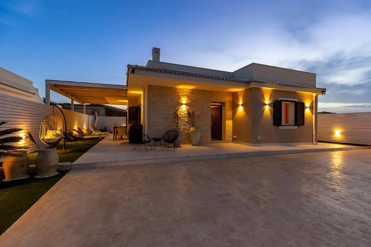 Villa Teresann Con Jacuzzi Riscaldata Santa Maria Del Focallo Itálie