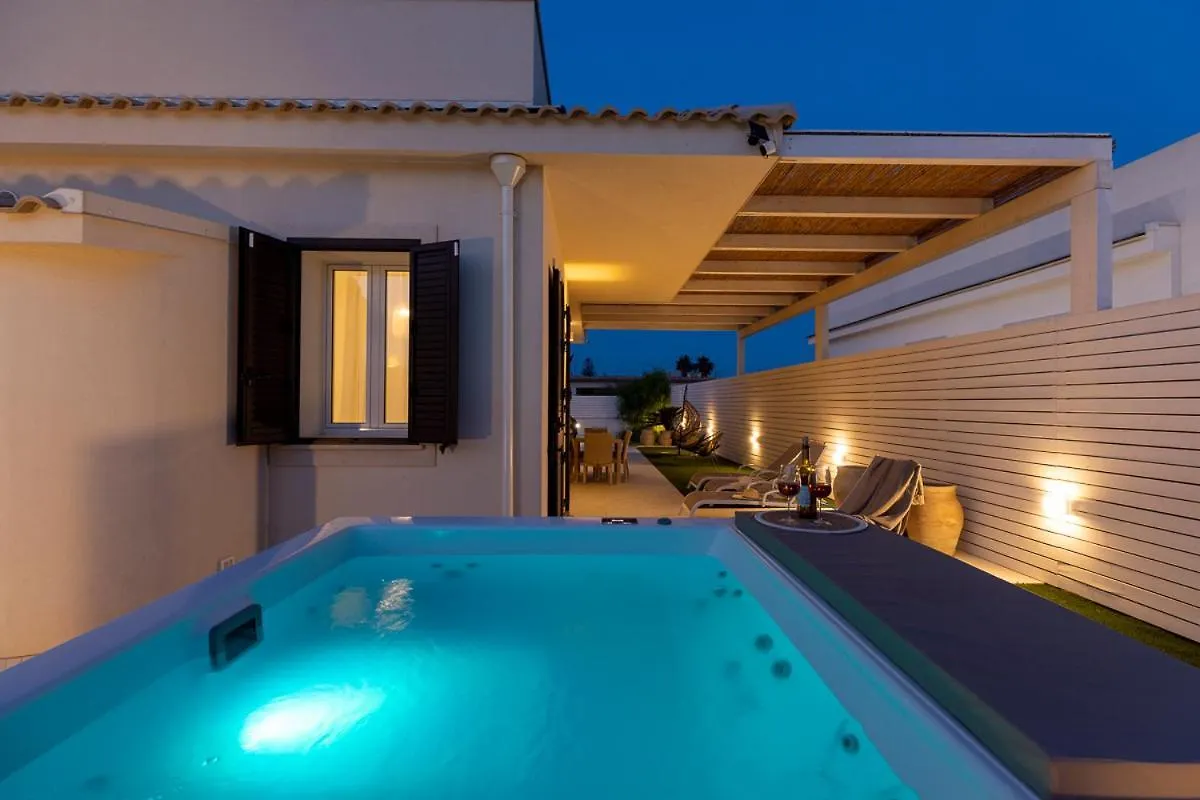 Villa Teresann Con Jacuzzi Riscaldata Santa Maria Del Focallo