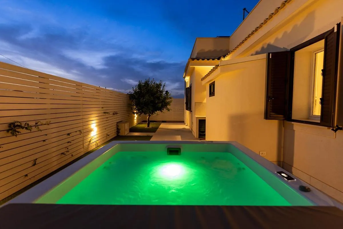 Villa Teresann Con Jacuzzi Riscaldata Santa Maria Del Focallo