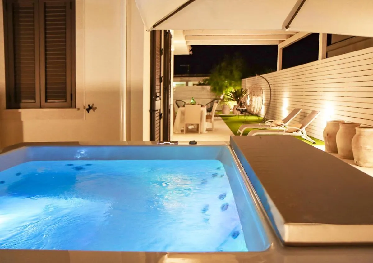 Villa Teresann Con Jacuzzi Riscaldata Santa Maria Del Focallo