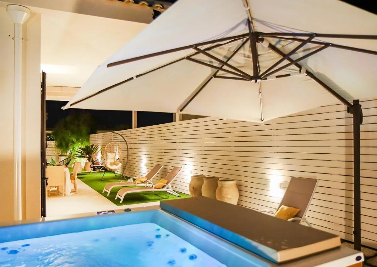 Villa Teresann Con Jacuzzi Riscaldata Santa Maria Del Focallo 0*,  Itálie