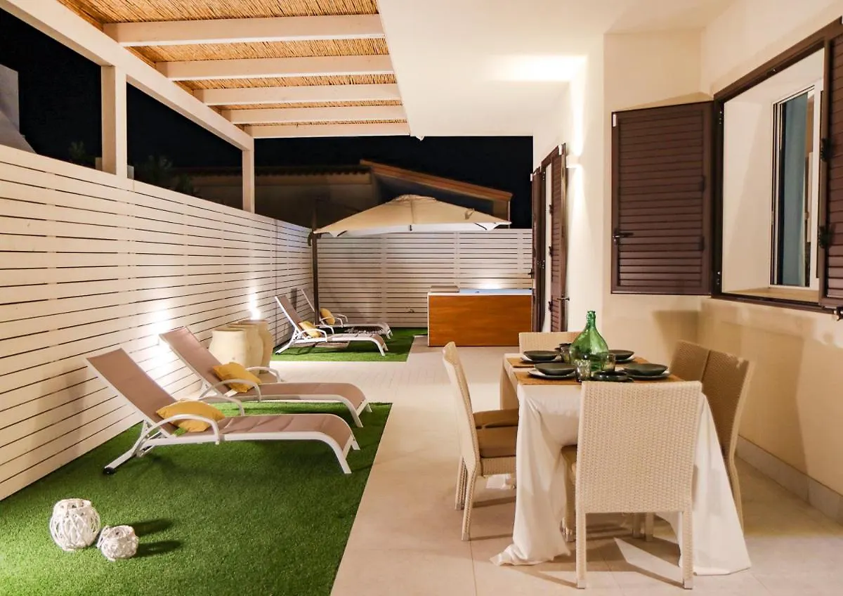 Villa Teresann Con Jacuzzi Riscaldata Santa Maria Del Focallo